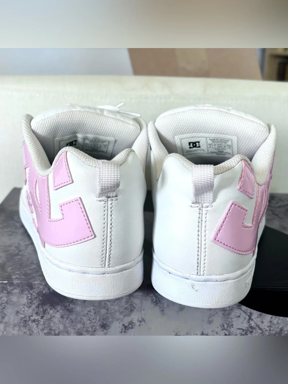 DC Shoes Court Graffik White Pink Patent Leather Size 9 Chunky Skate Sneakers